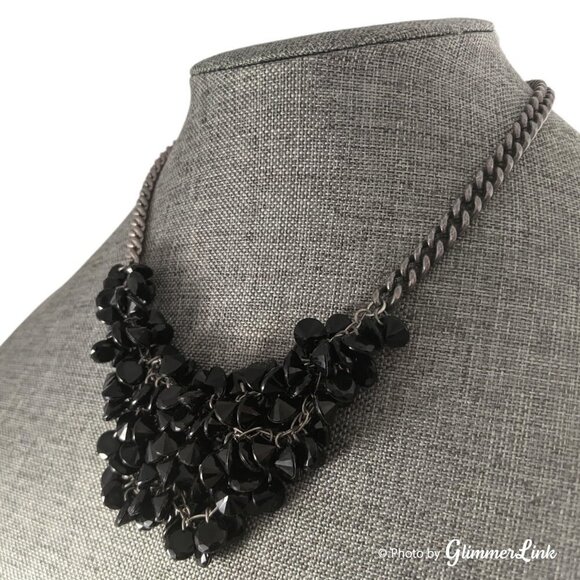 AEO Black Cluster Mesh Bib Statement Necklace - Picture 2 of 7